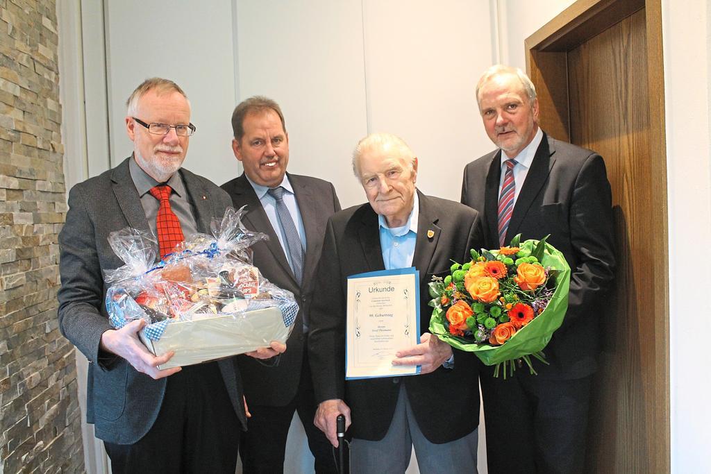 Josef Thiemann feiert 90 Geburtstag als Saerbecker Urgestein Immer in der ersten Reihe dabei image 1024 width